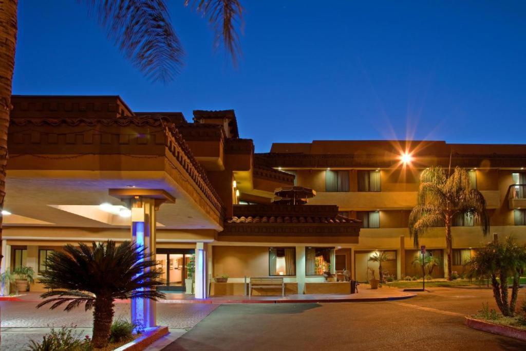 Hotel Xola Moreno Valley Exterior photo